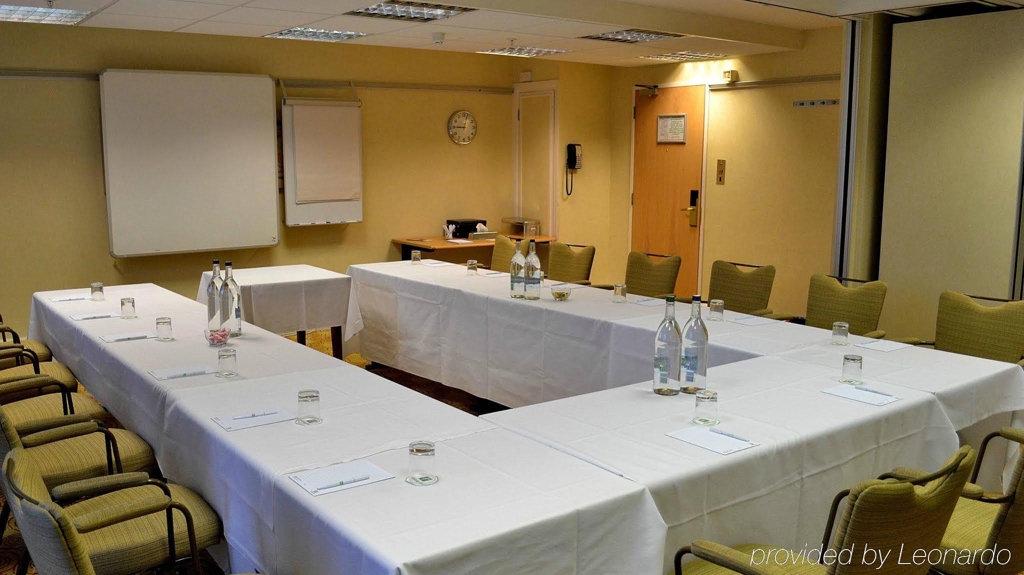Holiday Inn Northampton By Ihg Екстериор снимка