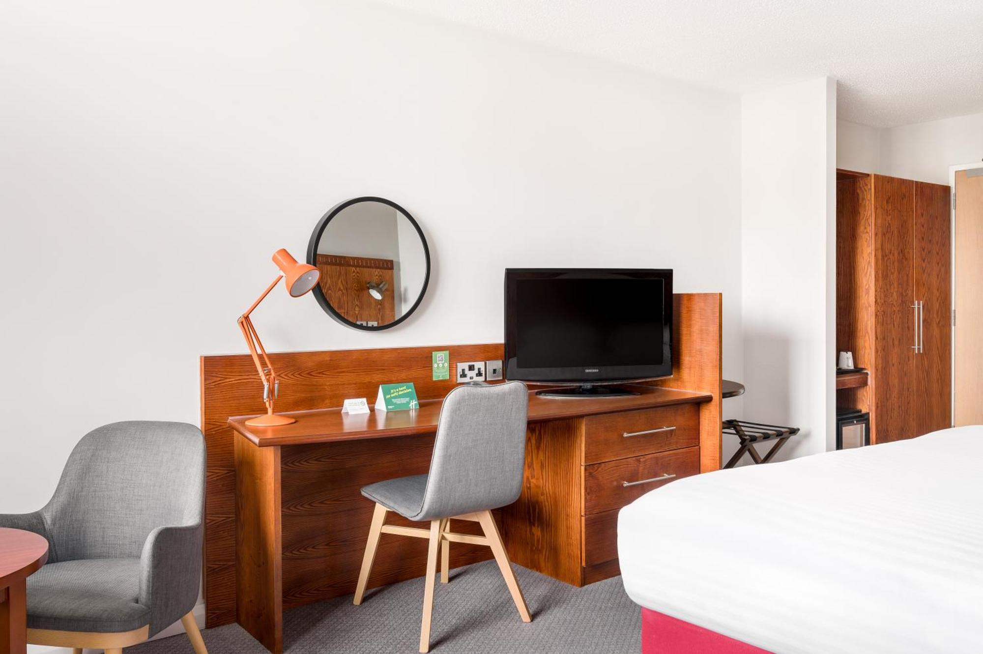 Holiday Inn Northampton By Ihg Екстериор снимка