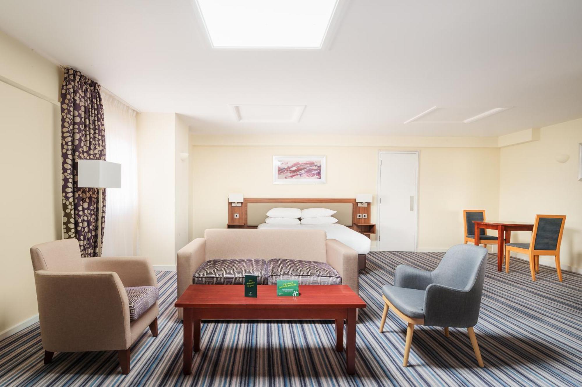 Holiday Inn Northampton By Ihg Екстериор снимка