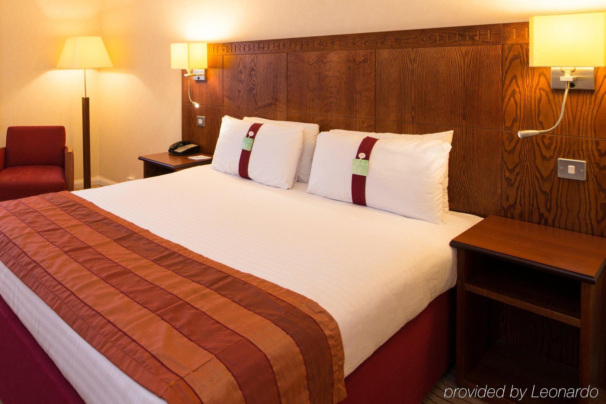 Holiday Inn Northampton By Ihg Екстериор снимка
